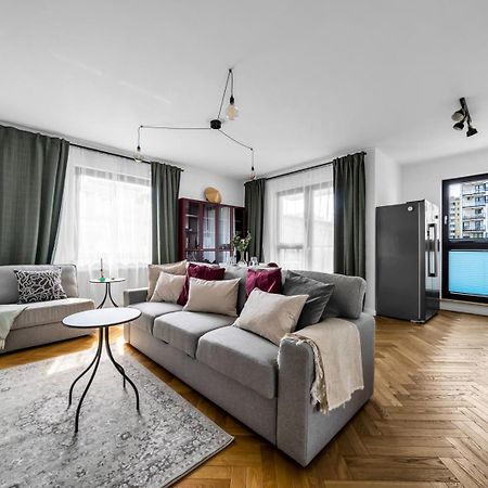 Skierniewicka Apt - Parking, Workspace, Balcony - By Rentujemy وارسو المظهر الخارجي الصورة